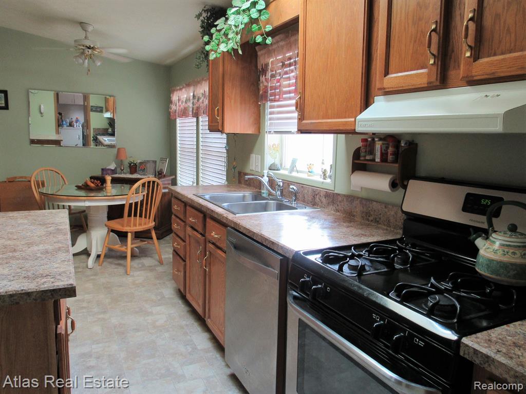78 W BARNES Road, Fostoria, MI 48435 — Photo 5