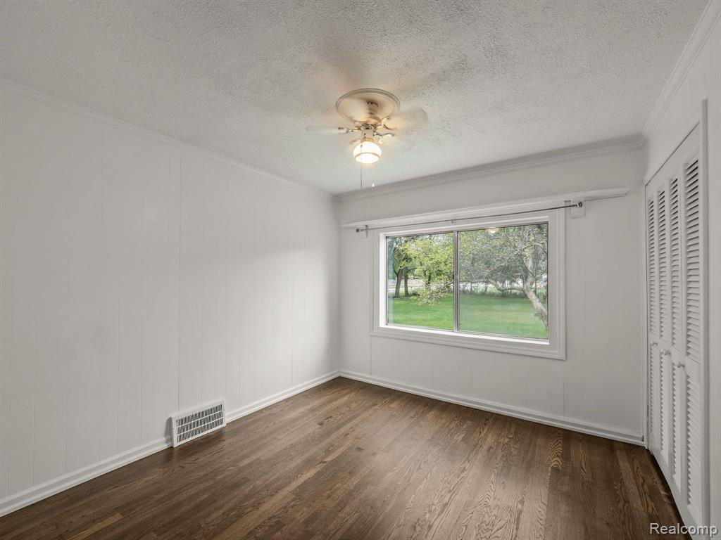 48070 SHELBY Road, Shelby Twp, MI 48317 — Photo 15