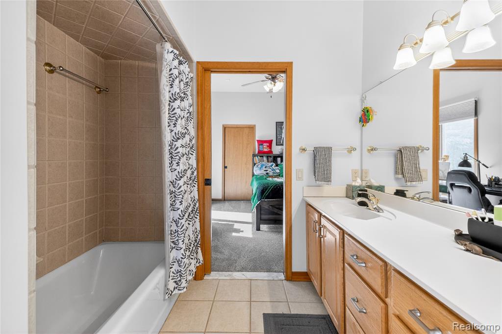 8454 Grays Drive, Grosse Ile, MI 48138 — Photo 35