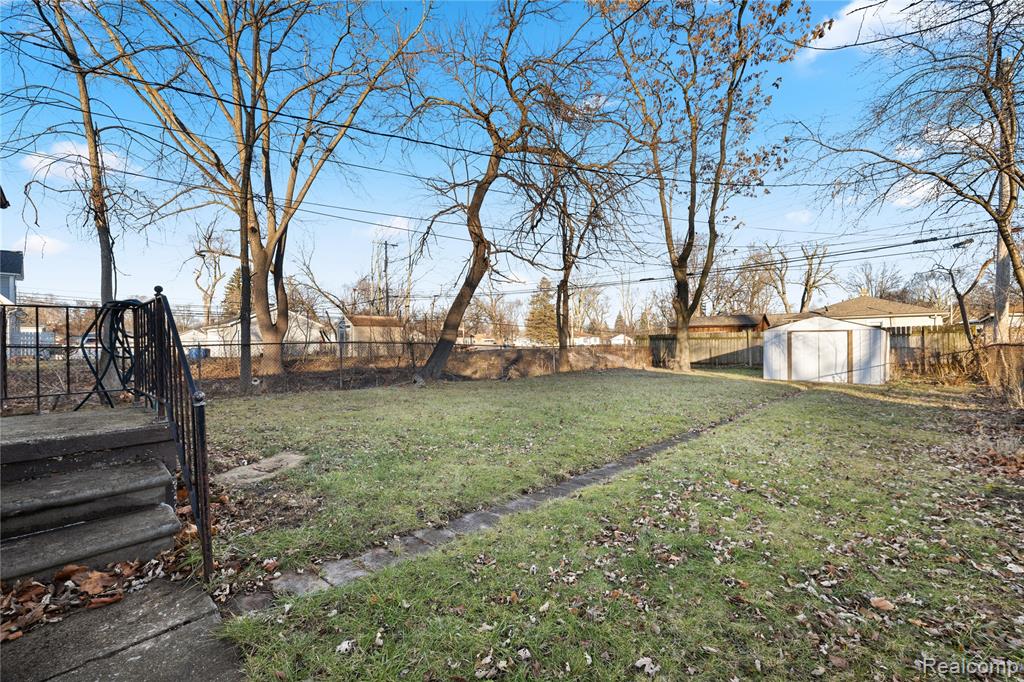 5627 Gertrude Street, Dearborn Heights, MI 48125 — Photo 4