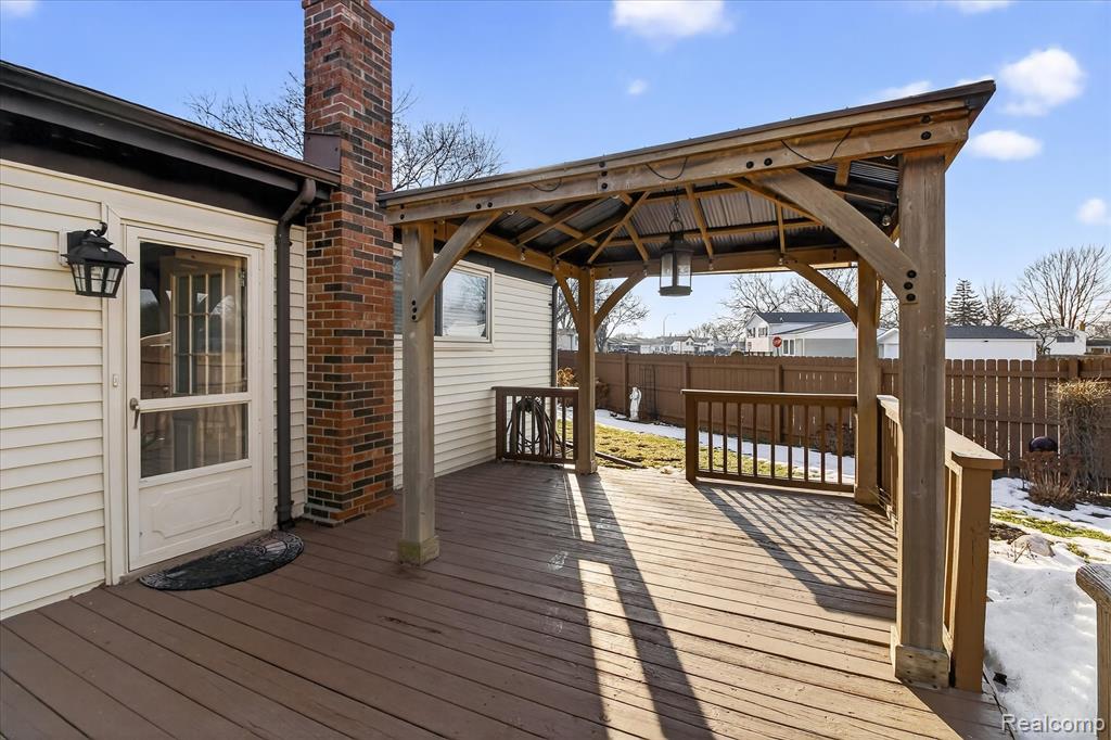 15715 Exeter Court, Fraser, MI 48026 — Photo 30
