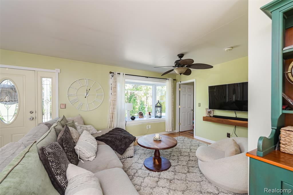 2076 Seymour Lake Road, Ortonville, MI 48462 — Photo 46
