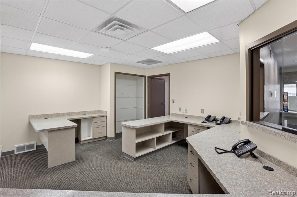 10683 S SAGINAW Street, Grand Blanc, MI 48439 — Photo 24