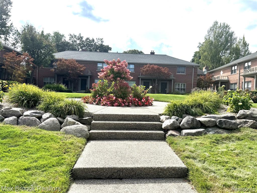 639 N Old Woodward Avenue, Birmingham, MI 48009 — front exterior