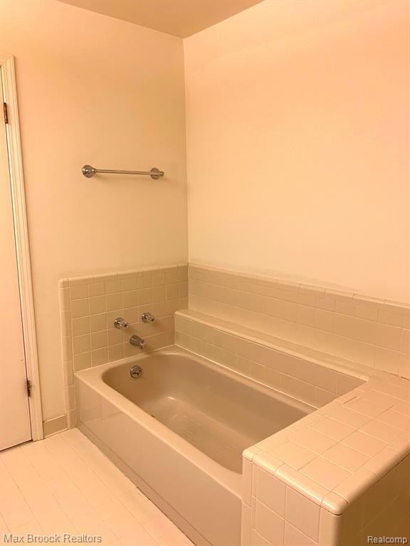 6798 CHIMNEY SWEEP, West Bloomfield, MI — Photo 15