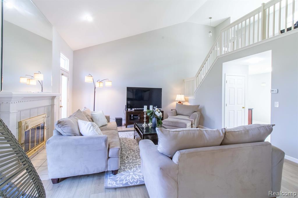 42852 SANDSTONE Drive, Novi, MI 48377 — Photo 5