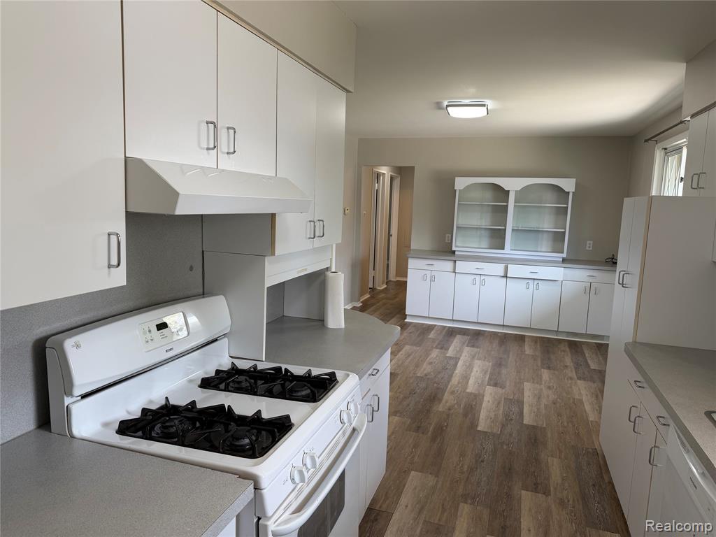 9001 Shannon Drive, Sterling Heights, MI 48314 — Photo 9