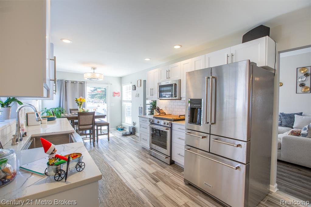 12141 COUNTRY RUN Drive, Birch Run, MI 48415 — Photo 10