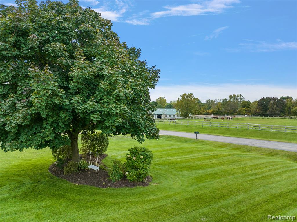 190 Sequoia Lane, Leonard, MI 48367 — Photo 57