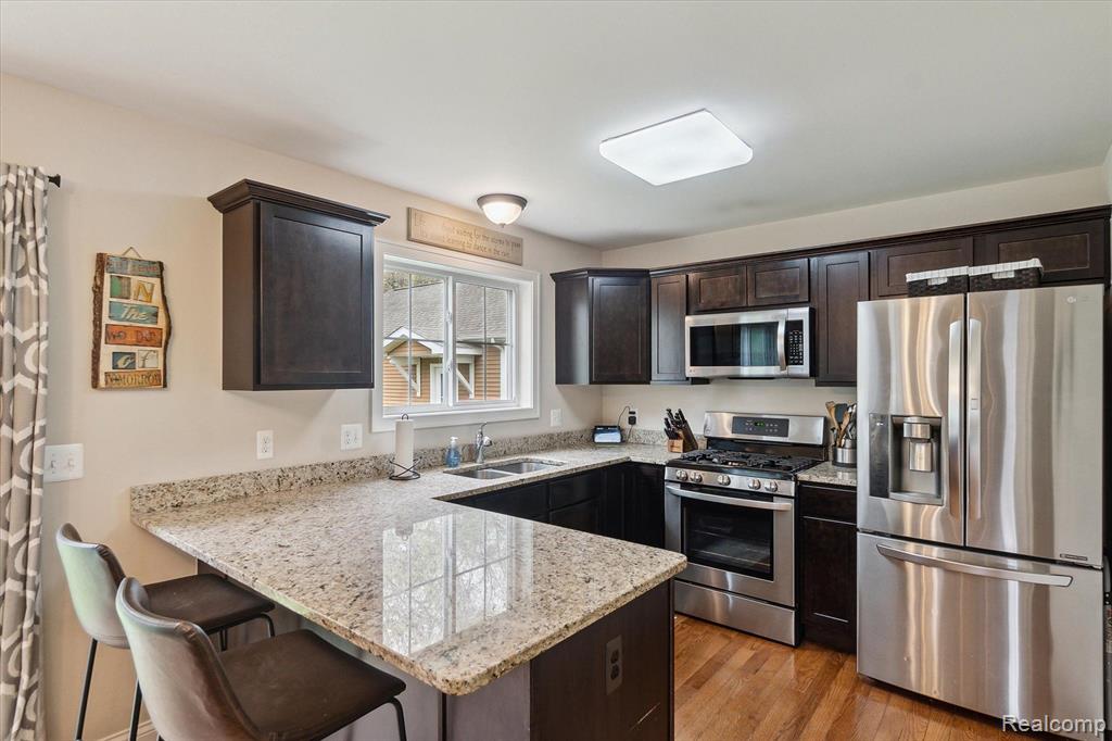 8378 MEADOW CREEK Lane, Pinckney, MI 48169 — Photo 10