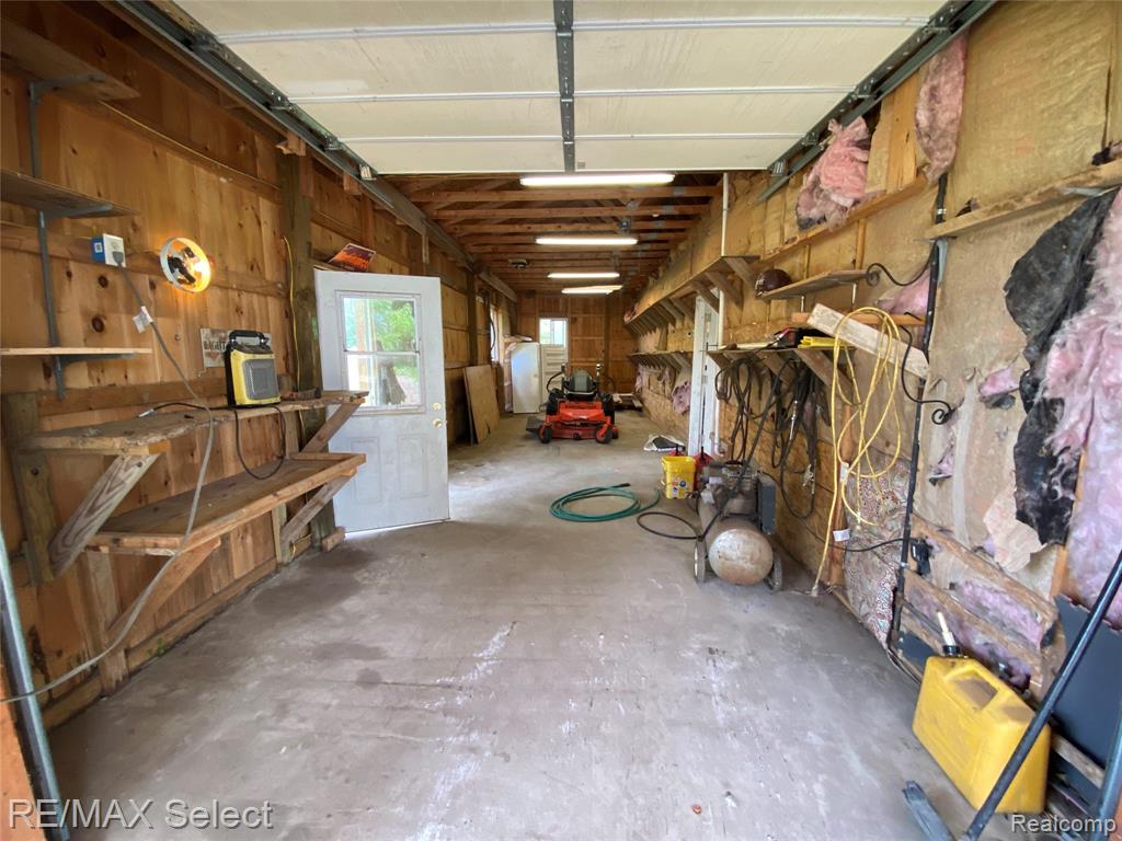 5151 Kendall Drive, Burton, MI 48509 — Photo 28