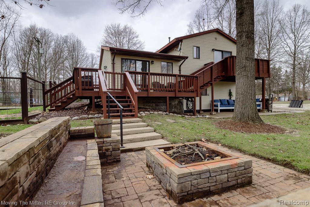21775 Clemmons Court, Belleville, MI 48111 — Photo 30
