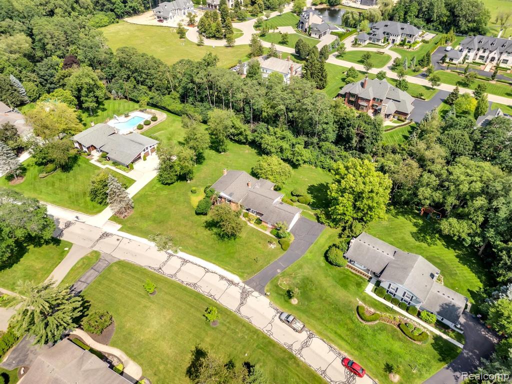 530 WHITEHALL Road, Bloomfield Hills, MI 48304 — Photo 52
