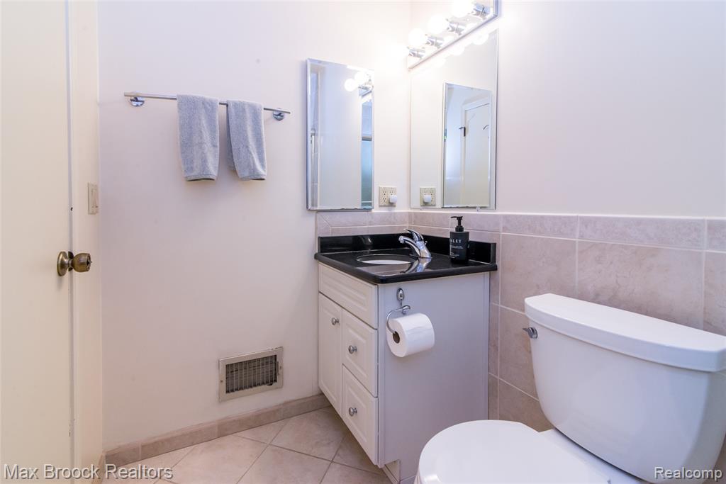 41350 Woodward Avenue, Bloomfield Hills, MI 48304 — Photo 21