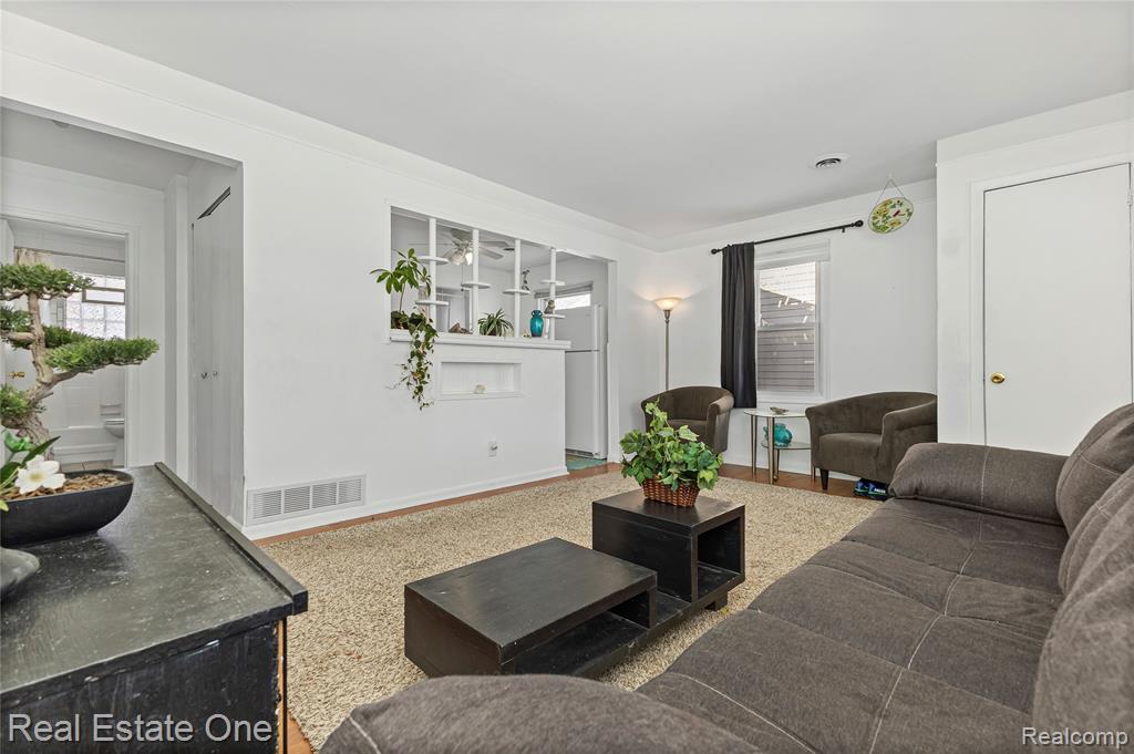 6141 Harrison Street, Garden City, MI — Photo 4