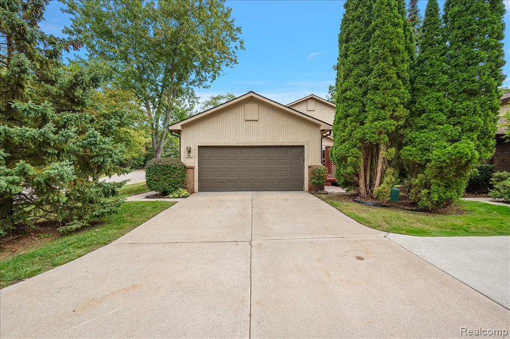 7481 Hickory Hill Drive, 25, West Bloomfield, MI — Photo 5