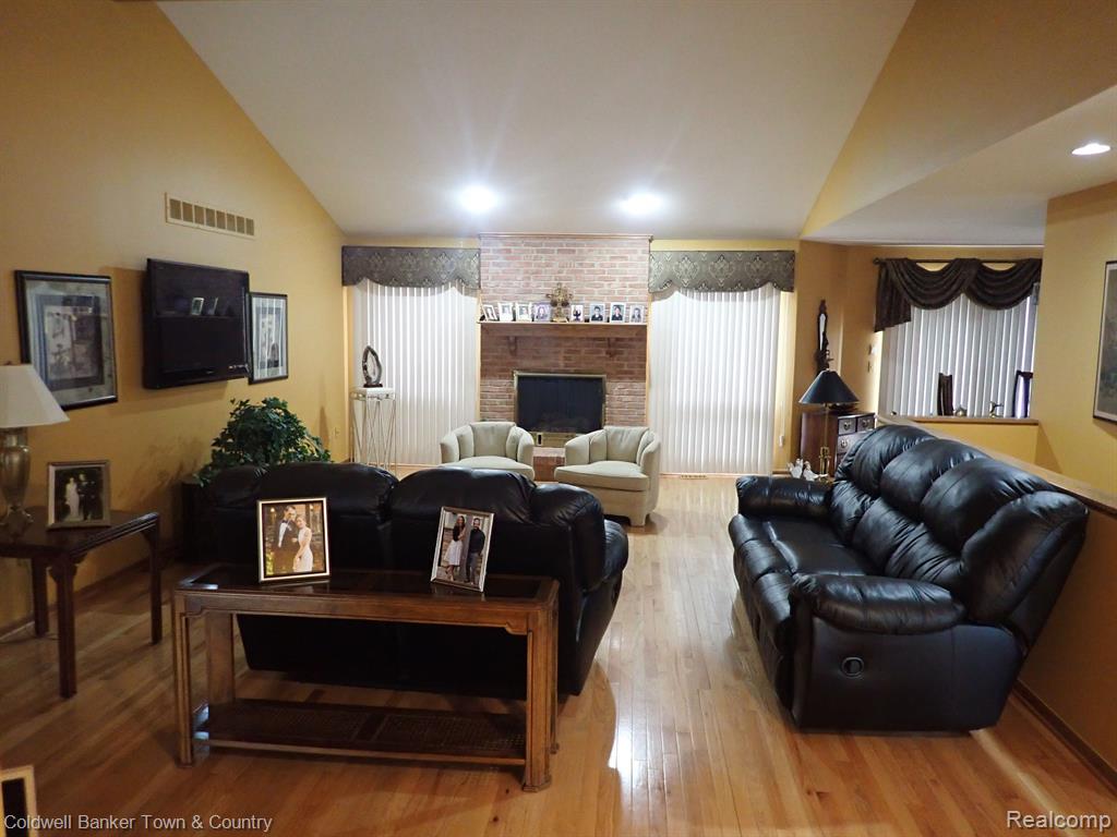 37711 AMBER Drive, Farmington Hills, MI 48331 — Photo 10