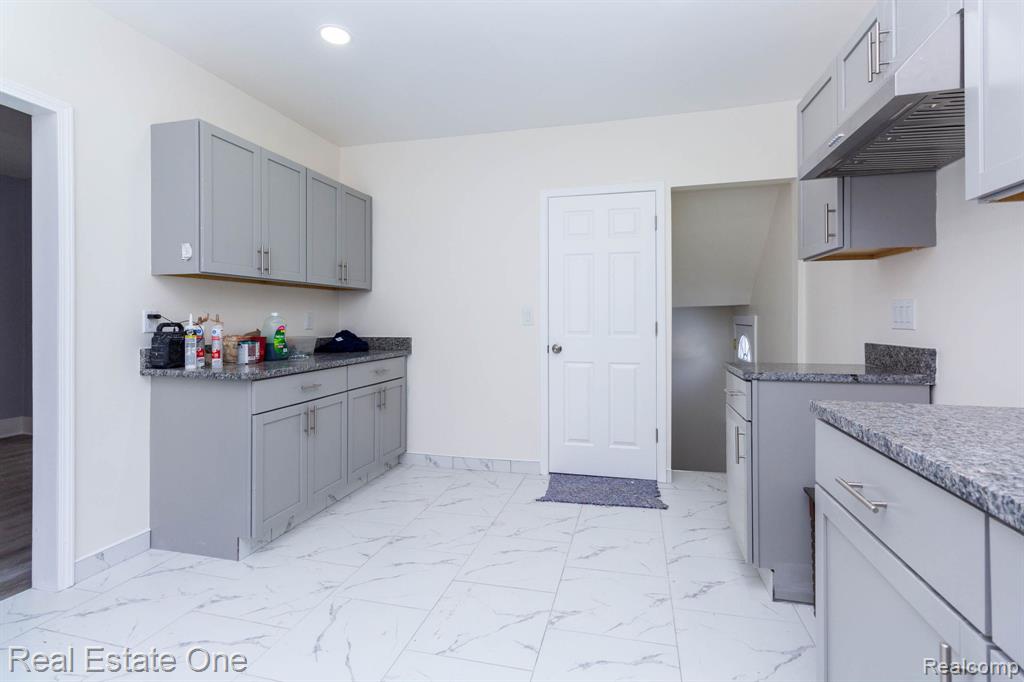 8704 Smart Street, Detroit, MI 48210 — Photo 10