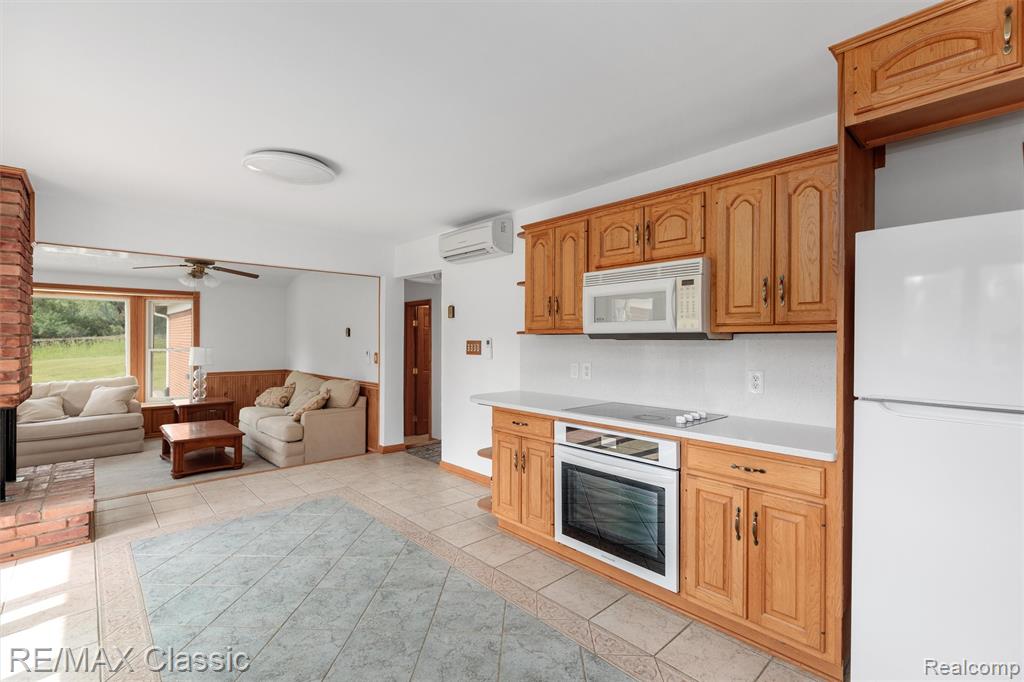 8173 Earhart Road, South Lyon, MI 48178 — Photo 18