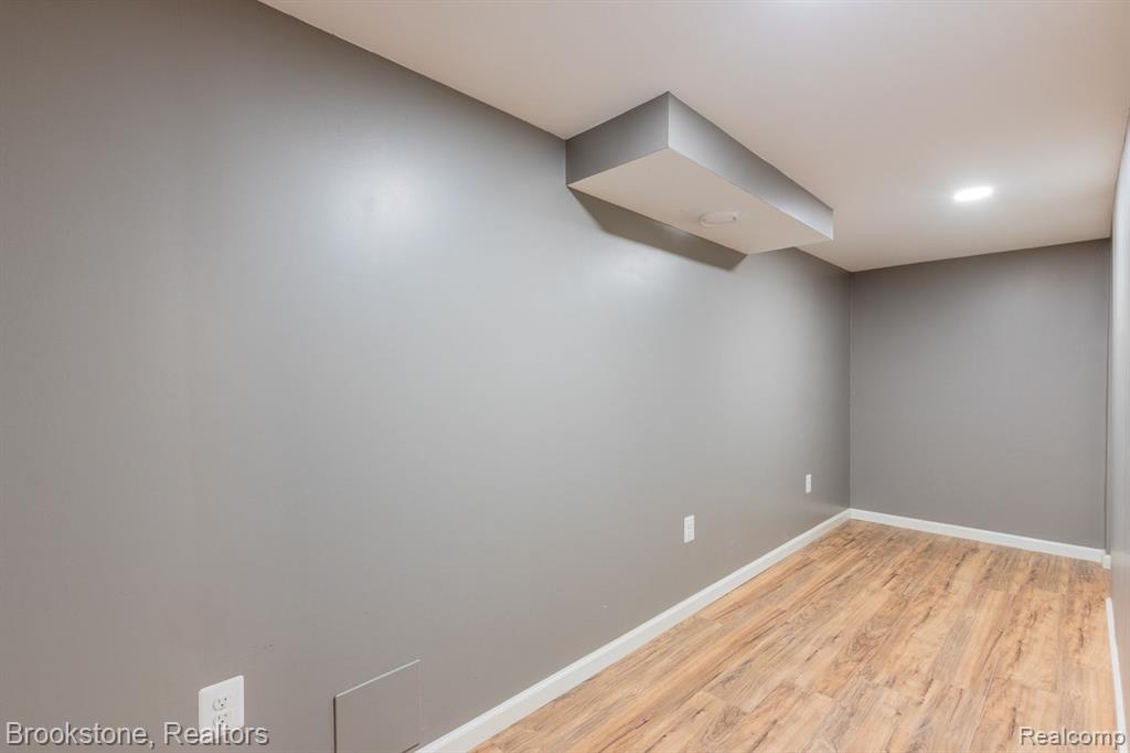 406 5TH Street, Fenton, MI 48430 — Photo 28