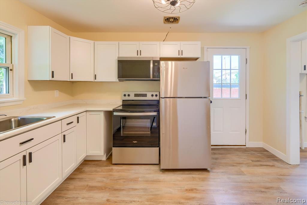580 N Almont Avenue, Imlay City, MI 48444 — Photo 13