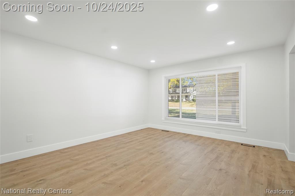 4427 Westover Drive, West Bloomfield, MI 48323 — Photo 26