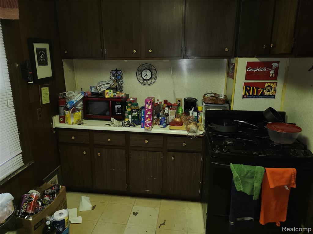 585 Owen Street, Detroit, MI 48202 — Photo 29