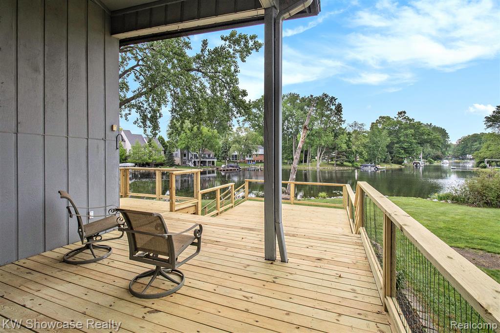 983 ARTDALE, White Lake, MI 48383 — Photo 26