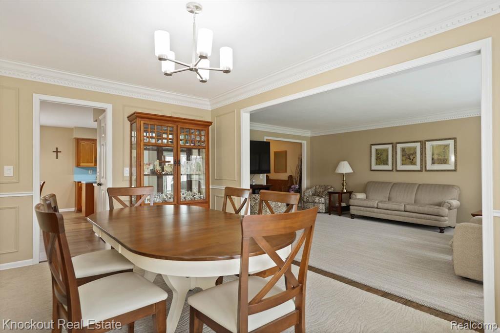 9350 OAKMONT Drive, Grand Blanc, MI 48439 — Photo 14