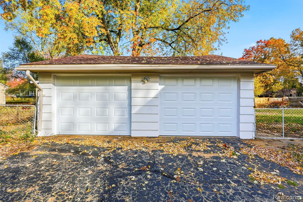 4340 Elmdale Avenue, Clarkston, MI — Photo 3
