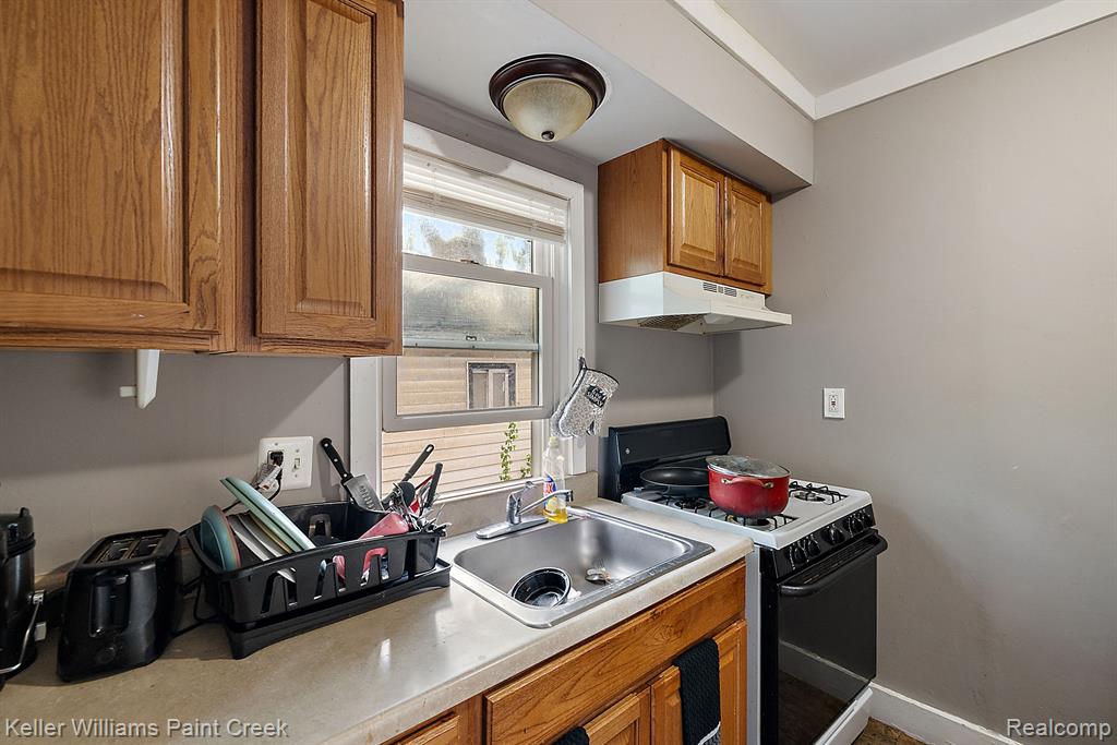 31 W BARRETT Avenue, Madison Heights, MI 48071 — Photo 11