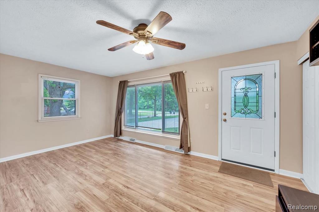 3972 Joslyn Road, Lake Orion, MI — Photo 8