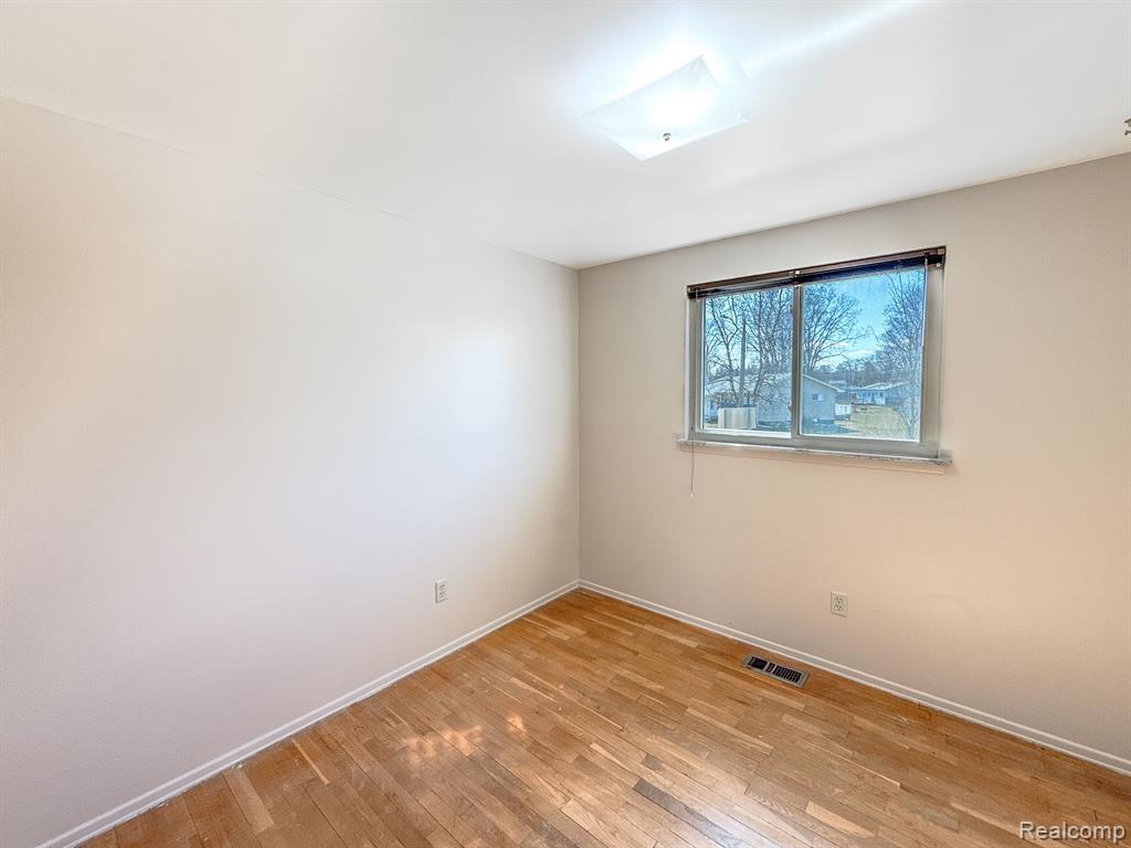 5171 OAKVIEW Drive, Swartz Creek, MI 48473 — Photo 28