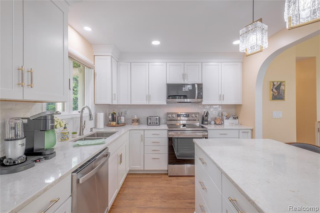 575 Rolling Hills Lane, Lapeer, MI 48446 — Photo 10