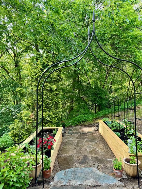 10384 Overhill Drive, Brighton, MI 48114 — Photo 42