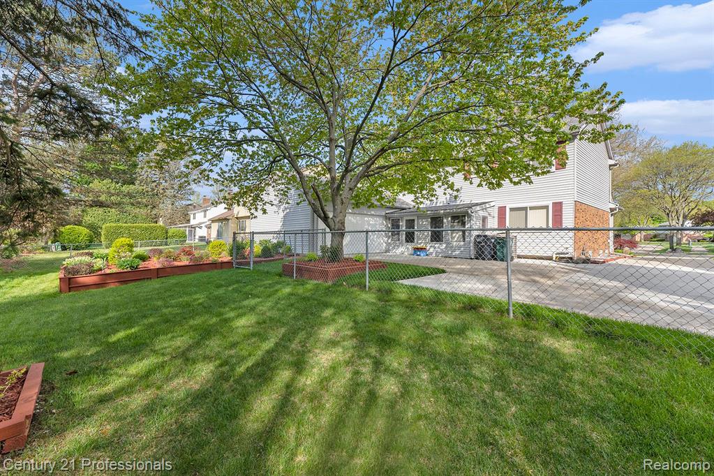 5800 CLIFFSIDE Drive, Troy, MI 48085 — Photo 25