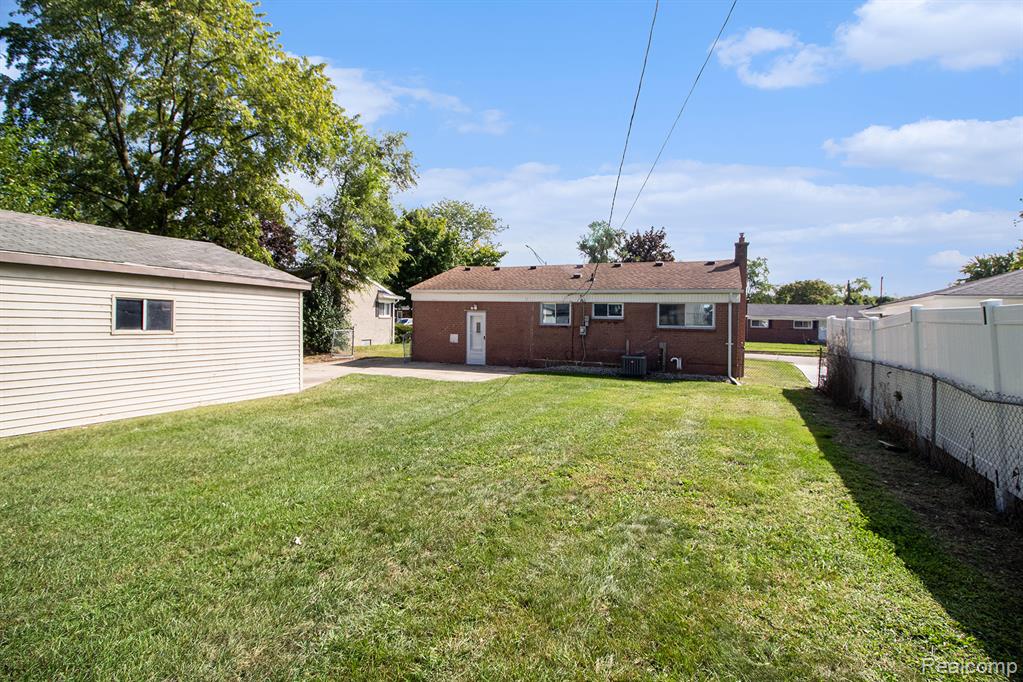 1122 Lori Street, Ypsilanti, MI 48198 — Photo 16