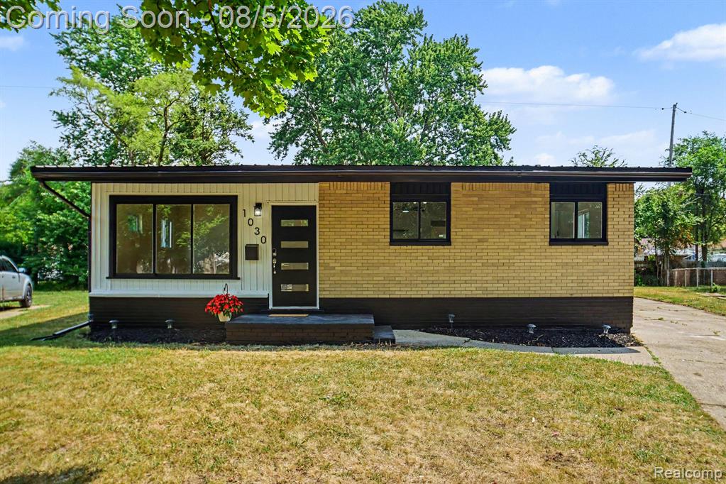 1030 McKeighan Avenue, Flint, MI 48507