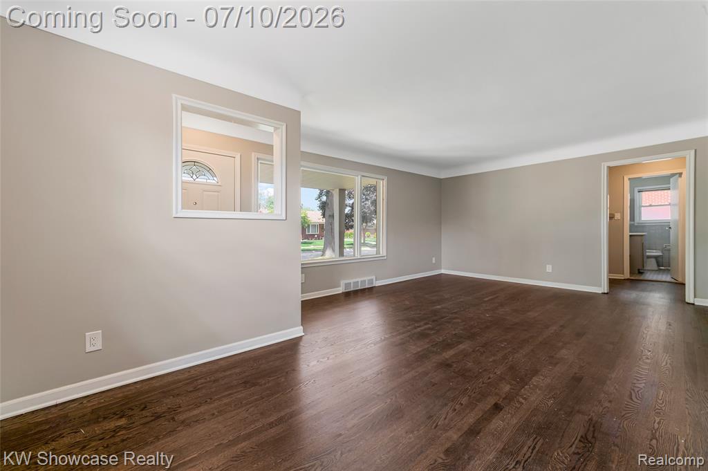 9370 Gillman Street, Livonia, MI 48150 — Photo 29