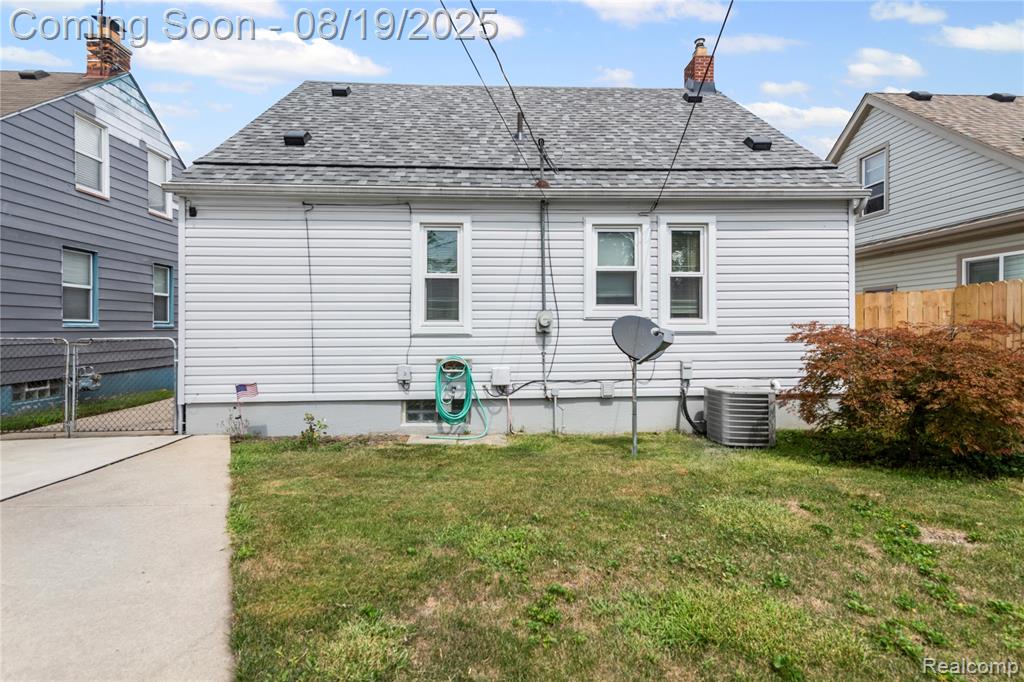 923 Leblanc Street, Lincoln Park, MI 48146 — Photo 21