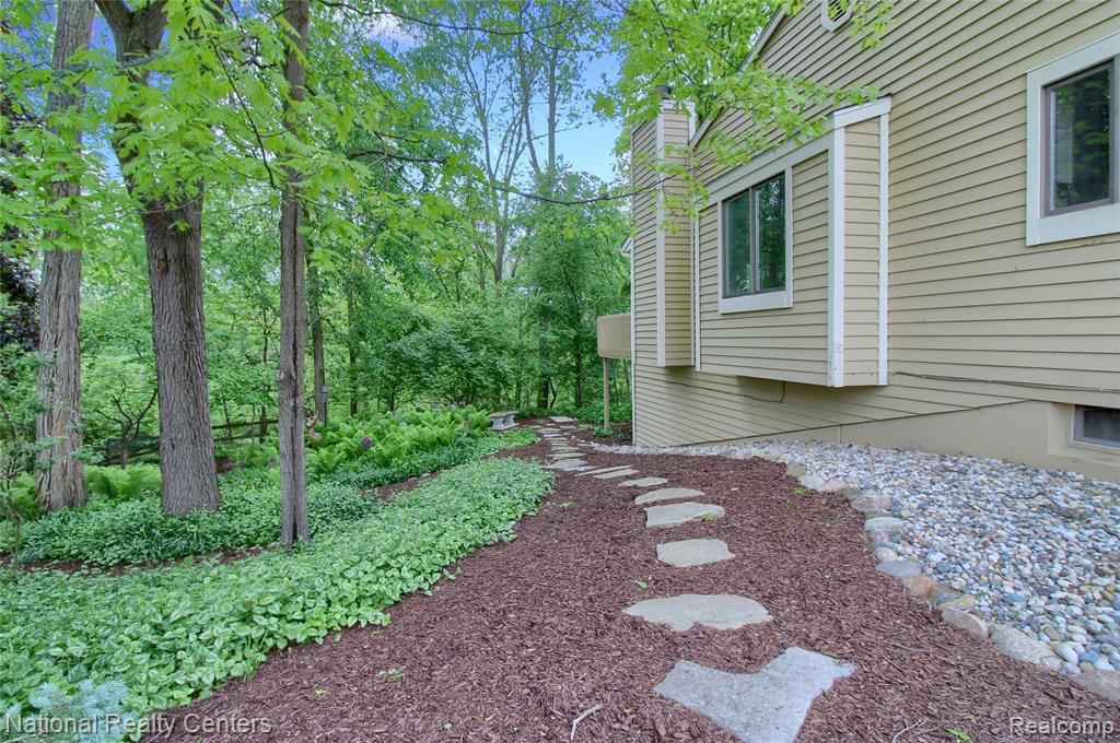 713 Woodcreek Circle, 26, Saline, MI 48176 — Photo 27