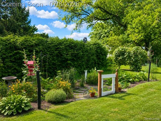 839 E Maple Street, Holly, MI 48442 — Photo 5