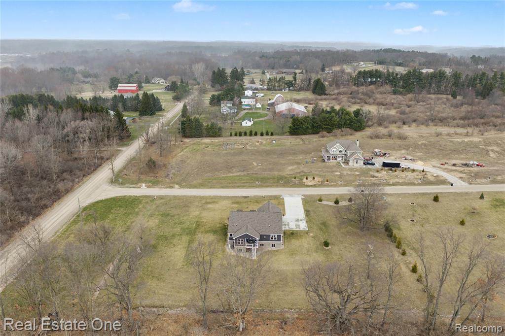 8370 Grist Mill Drive, Fenton, MI 48430 — Photo 43