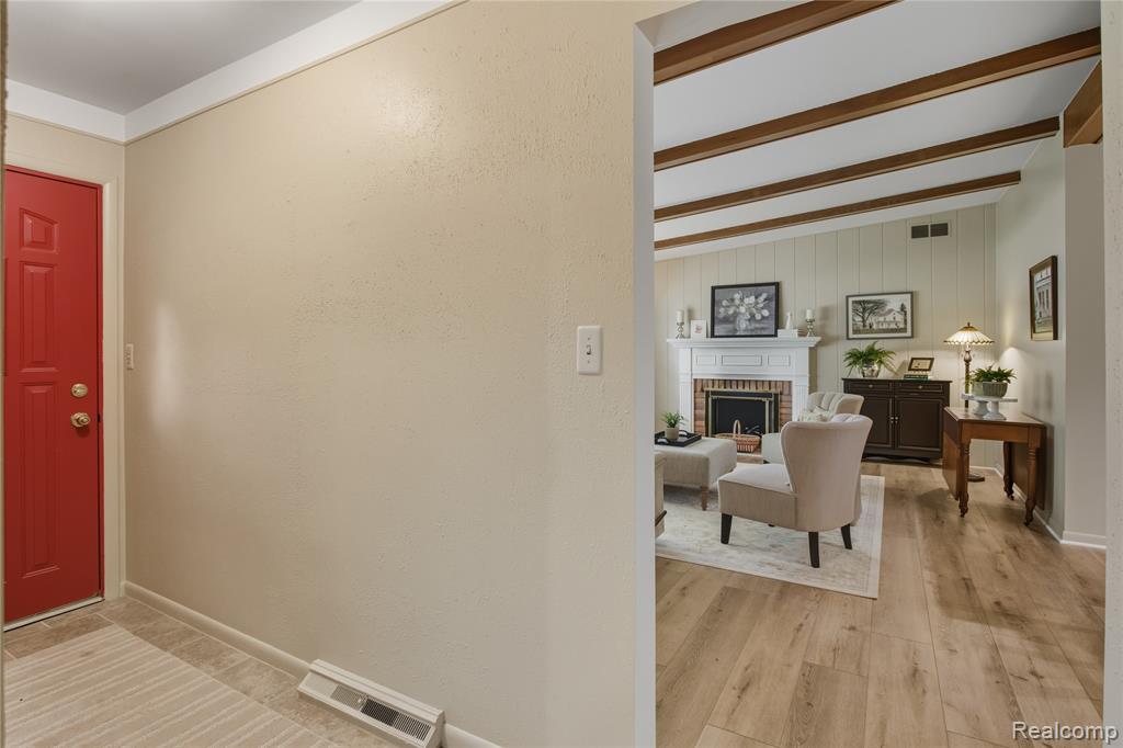 9466 Marilyn Avenue, Plymouth, MI 48170 — Photo 6