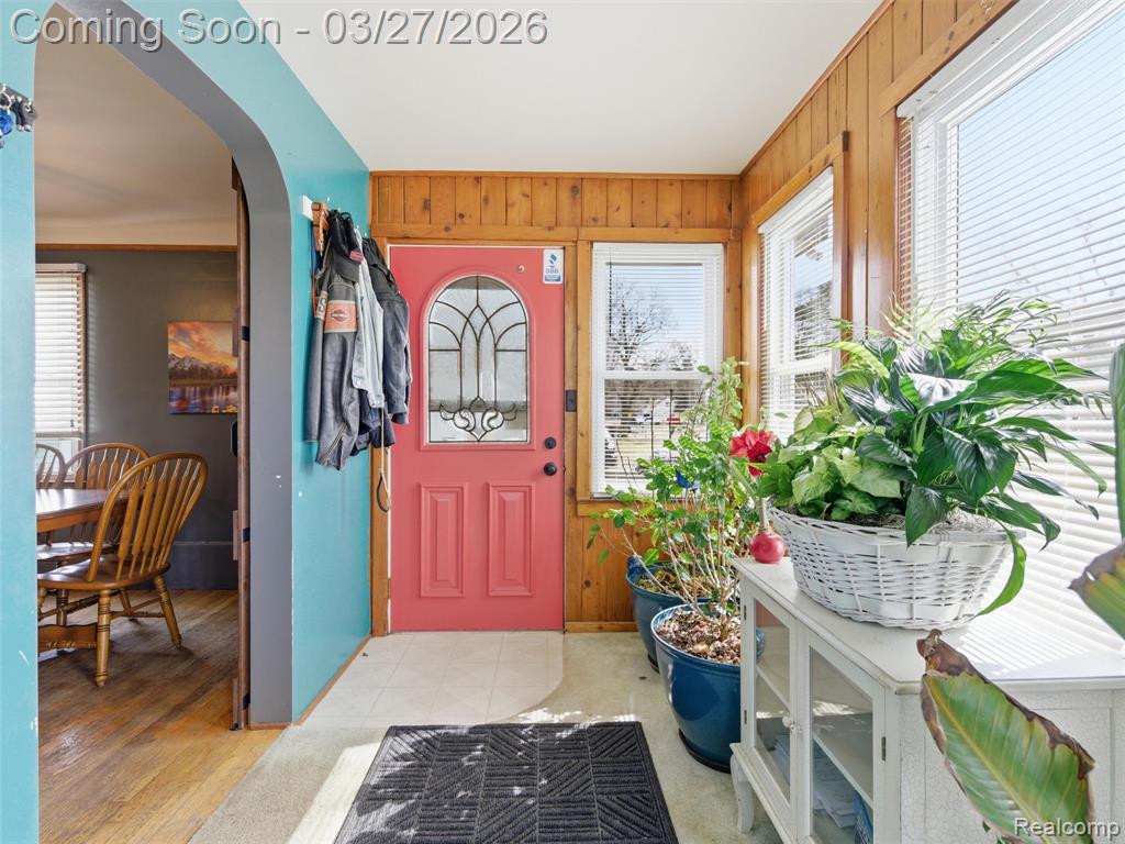 4208 Joyce Avenue, Waterford, MI 48329 — Photo 3