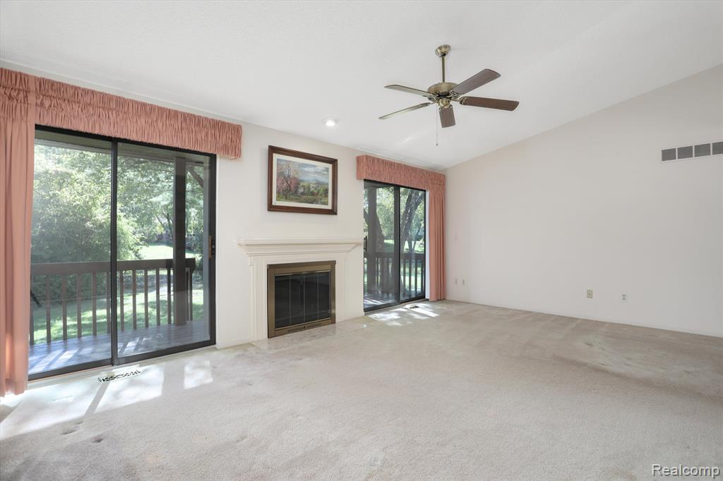 9735 HAWTHORNE GLEN Drive, Grosse Ile, MI 48138 — Photo 12