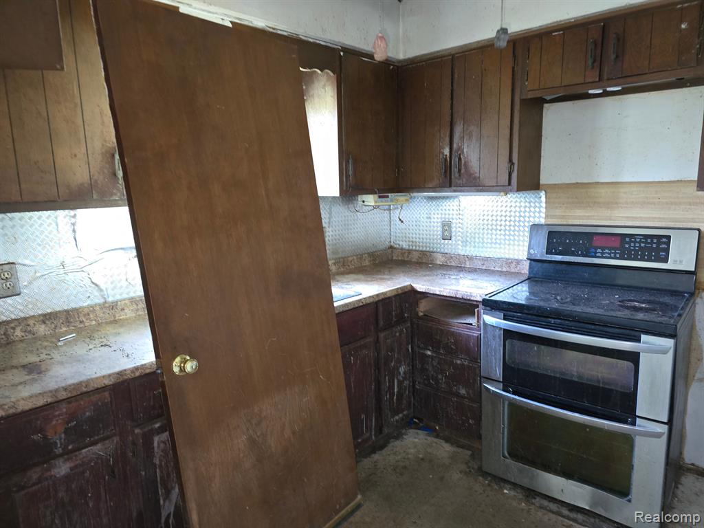 9569 OAK GROVE Road, Howell, MI 48855 — Photo 7