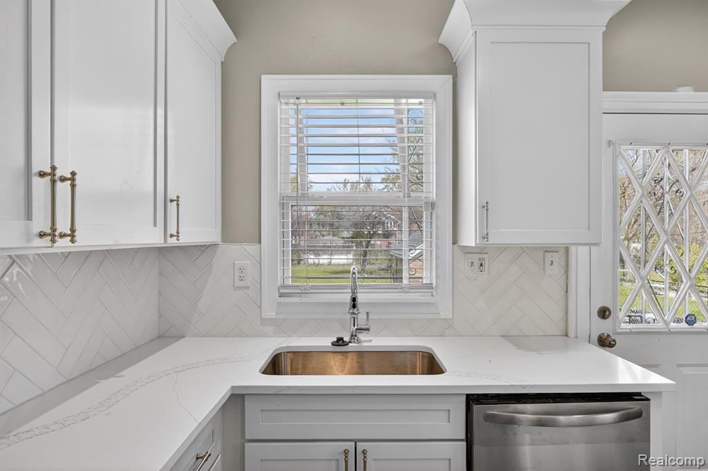 2534 Lamothe Street, Detroit, MI 48206 — Photo 14