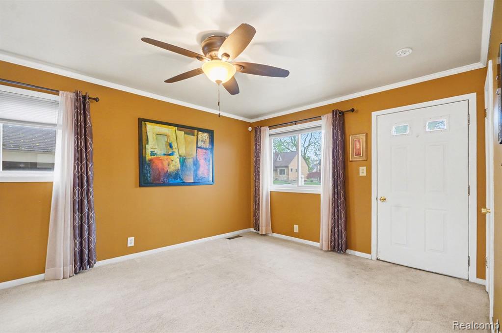74 E Colgate Avenue, Pontiac, MI 48340 — Photo 3