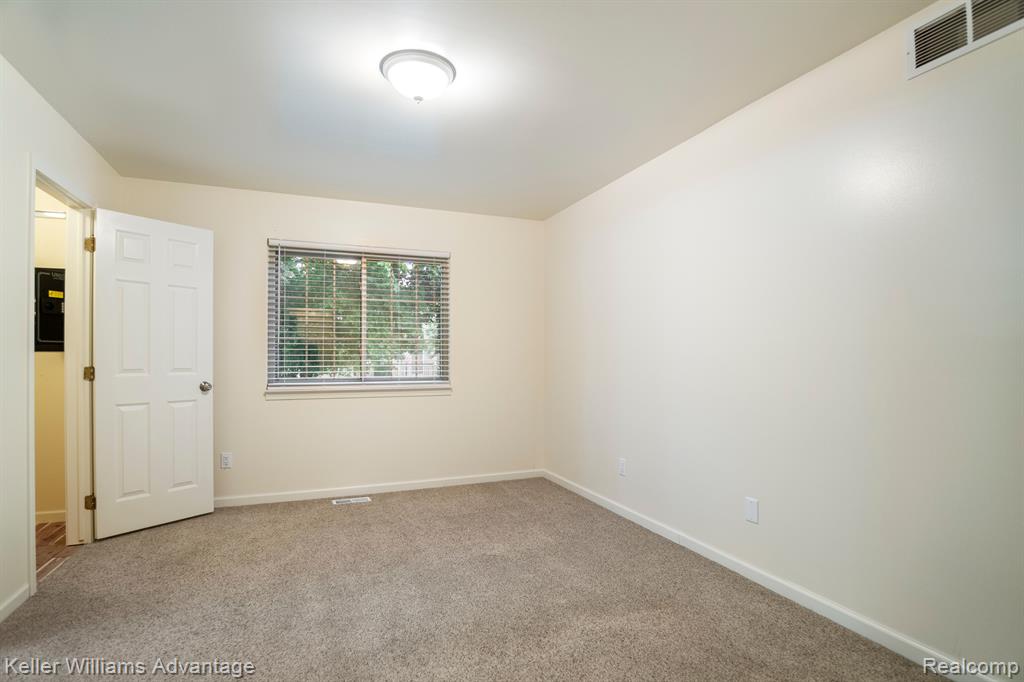 24923 FAIRWAY HILLS Drive, Novi, MI — Photo 16